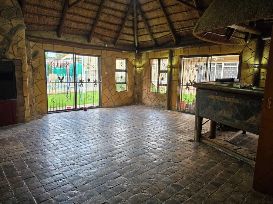 3 Bedroom Property for Sale in Rhodesdene Northern Cape